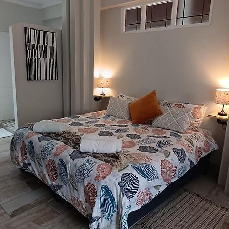 Bluewater Guesthouse Порт-Элизабет Экстерьер фото